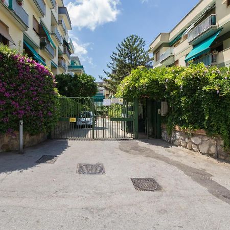 Azzurro Park Suite - De Vivo Realty Сорренто Экстерьер фото