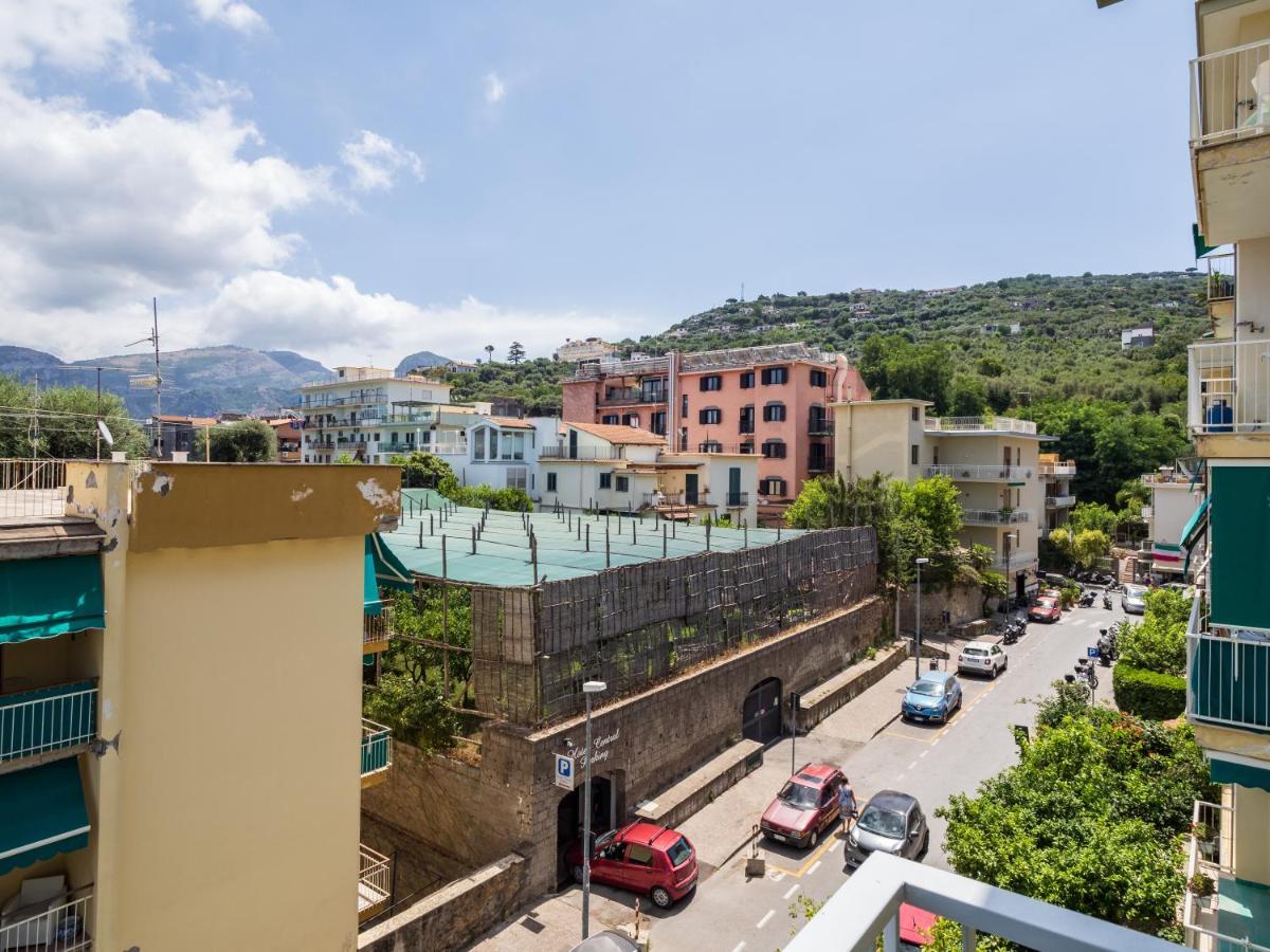 Azzurro Park Suite - De Vivo Realty Сорренто Экстерьер фото